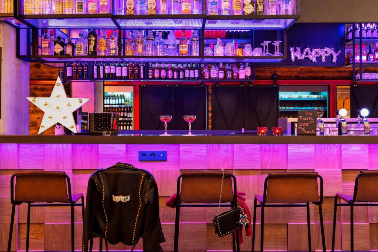 Moxy Katowice Airport Hotel Pyrzowice Exterior photo