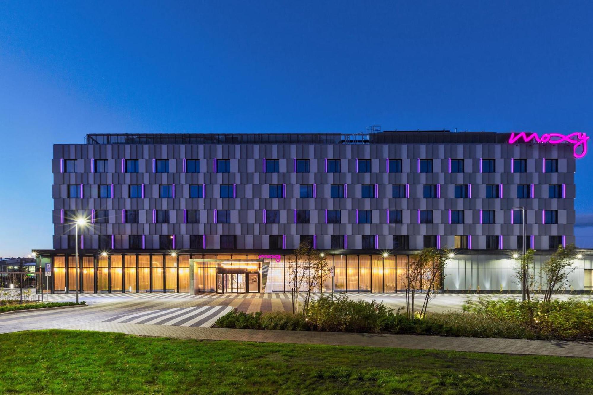 Moxy Katowice Airport Hotel Pyrzowice Exterior photo