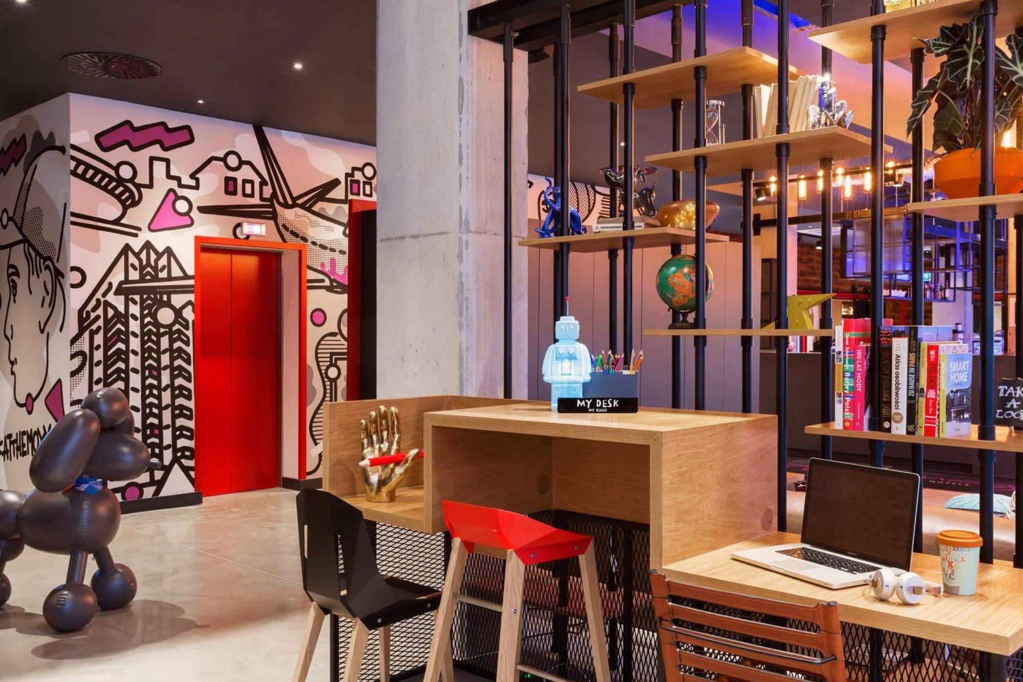 Moxy Katowice Airport Hotel Pyrzowice Exterior photo